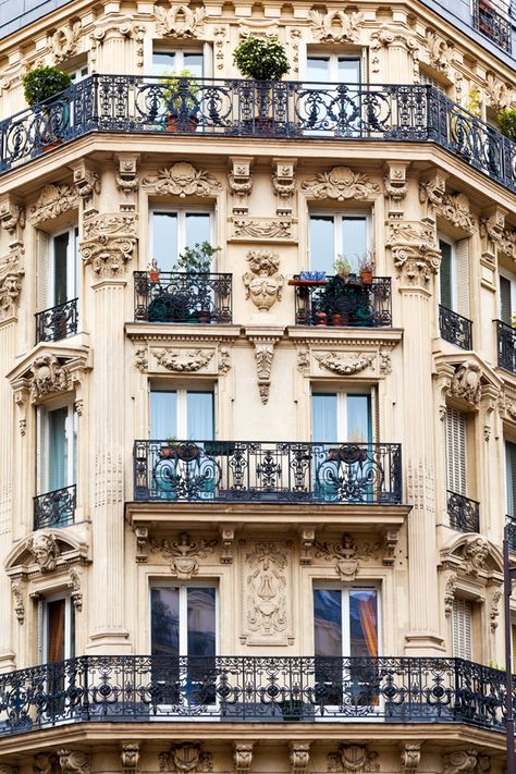 French Architecture Best Paris Hotels, Paris Balcony, Paris Buildings, Architecture Cool, Paris Architecture, Beautiful Paris, French Architecture, Paris Photography, Paris Apartments