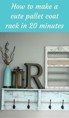 Pallet Shelf Ideas, Pallet Coat Rack, Diy Pallet Decoration, Pallet Coat Racks, Wood Pallet Crafts, Peg Wall, Diy Coat Rack, Diy Clothes Rack, Diy Coat