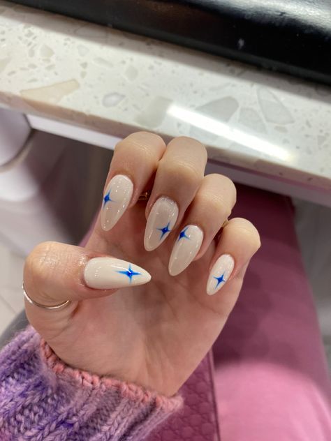 Blue Neutral Nails, Cream And Blue Nails, Nude Nails Blue Design, Tan And Blue Nails Design, Beige And Blue Nails Design, Dark Blue And Beige Aesthetic Wallpaper, Blue Beige Nails, Beige And Blue Nails, Blue And Beige Nails