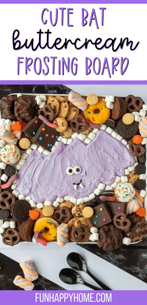 This Adorable Bat Buttercream Board is absolutely spooktacular! It's sure to be the hit of every Halloween gathering! Halloween Frosting Board, Buttercream Dessert Board, Halloween Buttercream Board, Buttercream Board Ideas, Platter Meals, Buttercream Boards, Halloween Dessert Board, Buttercream Board, Snack Boards