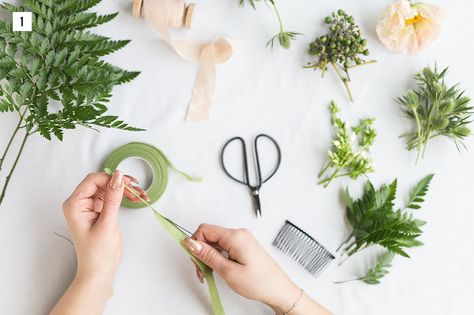 DIY Greenery Hairpiece Diy Bridal Hair, Flower Arrangement Workshop, Diy Hair Pieces, Diy Greenery, Sparrow Photography, Floral Hair Pieces, Floral Hair Pins, Pantone Color Of The Year, Floral Hair Combs