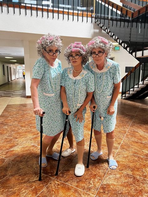 Grandpa Outfit Spirit Week, Funny Cartoon Costumes, Cute Big Group Halloween Costumes, Funny Big Group Halloween Costumes, Senior Costume Ideas, Funny Friend Group Halloween Costumes, Funny Trio Costumes Halloween, Old People Spirit Day, Halloween Trio Costume Ideas Funny