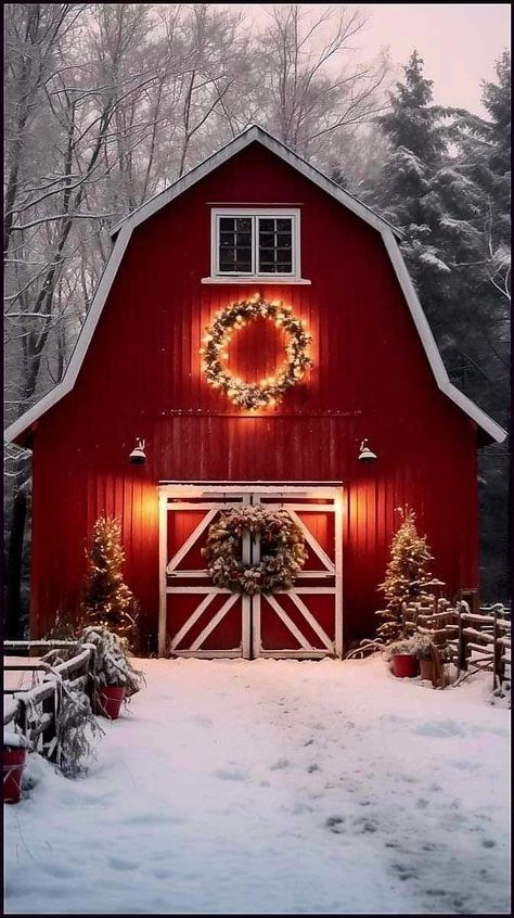 Christmas Barn Decorations, Cozy Country Home, Christmas Barn, Winter Christmas Scenes, Red Farmhouse, Country Barns, Country Christmas Decorations, Christmas Time Is Here, Western Christmas