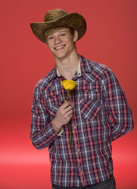 Lucas Till Stars As Travis Brody In Walt Disney Pictures' Hannah Montana: The Movie, 2009. #hannahmontanathemovie #2009 #lucastill #travisbrody Lucas Till Hannah Montana, Travis Brody, Old Disney Channel Shows, Hannah Montana The Movie, Letters To Juliet, Old Disney Channel, Miley Stewart, Lucas Till, Disney Channel Shows