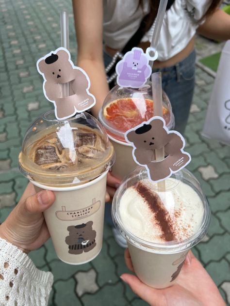 cute coffee cupcake cookie korean dessert cafe Pc Cafe Korea, Chani Bear Cafe, Korean Cafe Ideas, Korean Cafe Aesthetic Food, Cute Cafes In Korea, South Korea Coffee Shops, Cute Cafe Aesthetic Korean, Korean Shop Aesthetic, Cafe Korea Design