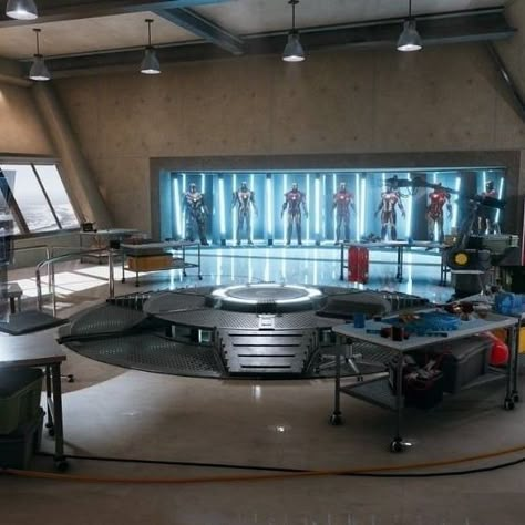 tony stark Avengers Interior Design, Avengers Tower Aesthetic Interior, Tony Stark House Interiors, Tony Stark Lab, Stark Mansion, Tony Stark House, Mcu Visualization, Iron Man House, Avengers Headquarters