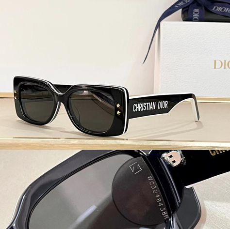 Dior Shirt, Large Sunglasses, Designer Replica, Luxury Eyewear, Dior Sunglasses, Replica Handbags, Winter Fashion Outfits, New Handbags, Fendi Bags