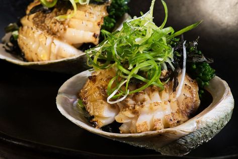 Abalone Recipe Dishes, Abalone Recipe, Recipes Japanese, Lobster Dishes, Delicacy Food, Healthy Fish, Restaurant Owner, Seafood Dinner, Slow Food