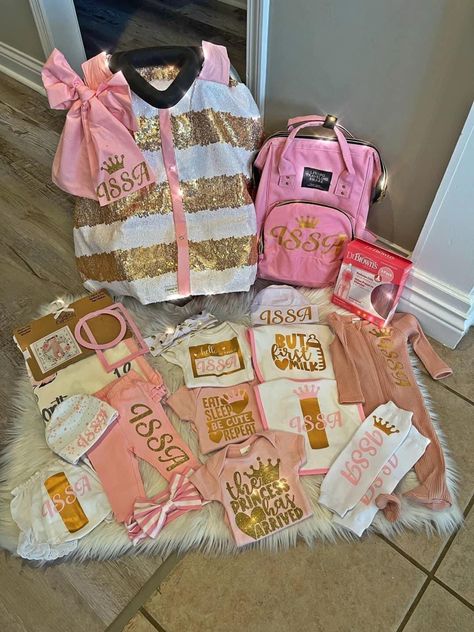 Cute Pink Custom Name Jewelry, Baby Bundles Sets, Baby Girl Closet Gift Basket, Custom Boxes Pink And Gold, Custom Baby Items, Baby Shower Clothes, Disney Baby Clothes Girl, Auntie Baby, Baby Shower Shirts