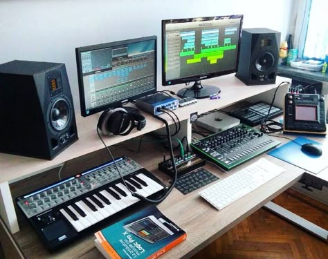 Small Business Studio, Music Store Design, Music Setup, Music Workstation, Candle Bubble, Recording Room, Bath Basket, Earrings Coffee, Home Recording Studio Setup