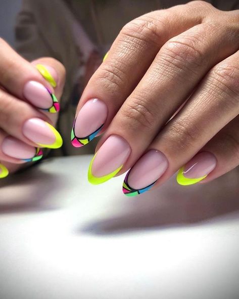 Gel Polish 2023, Megan Nails, Summer Nails Art Designs, Beach Nails Art, Nails Pattern, Summer Nails Art, Summer Nails 2023, 2023 Beach, Nails Hand Painted