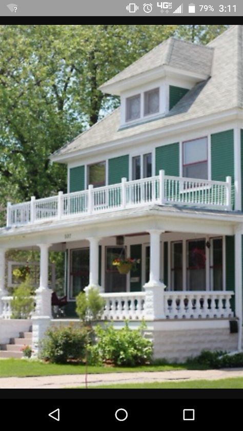 Balcony Over Porch Roof, Balcony On House, Second Story Porch, Four Square Homes, Porch And Balcony, Lan Can, Southern Homes, Attic Rooms, Home Porch