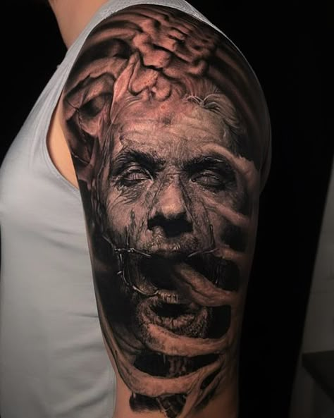 Lukas Schneider on Instagram: "Finished this @gottfriedhelnwein photograph of @christophschneider_official for the @rammsteinofficial album „Sehnsucht“ while guestspotting at @black.werk.tattoo in vienna. Thanks for having me! @krustytattoo @benedikterhannes @maximilian_h_tattooer @andreaslauton @bin_der_binder @nicolechapelierx 🙌🏻🙌🏻🙌🏻 #tattoo #kwadroncartridgesystem #kwadronneedles #kwadron #christophschneider #sehnsucht #iaminktattooproducts #rammsteinofficial #killerinktattoosupplies End Tattoo, Satanic Tattoos, Dark Tattoos, Simple Skull, Scary Tattoos, Elbow Tattoos, Amazing Tattoos, Inspiration Tattoo, Flash Tattoo Designs