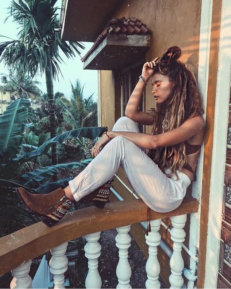 Alisa Belochkina Dreads, Partial Dreads Placement, Colorful Dreadlocks, Alisa Belochkina, Bohemian Boots, Bohemian Travel, Boho Mode, We Are Love, Kindred Spirits