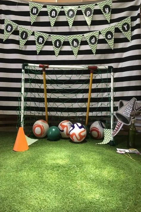 32 Soccer Birthday Party Ideas: How to Throw a Fun Soccer Birthday Party Photo Booths Ideas, Soccer Birthday Party Ideas, Booths Ideas, Boyfriend 21st Birthday, Soccer Banquet, Soccer Birthday Party, Birthday Photo Booth, Soccer Birthday Parties, Sports Theme Birthday