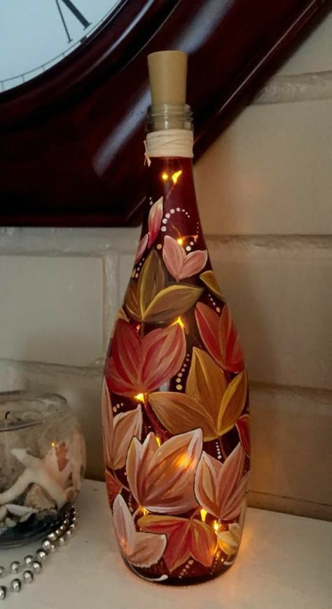 Bottle Diy Crafts, Painted Glass Bottles, Hand Painted Wine Bottles, Hand Painted Bottles, Glass Bottle Diy, Painted Bottles, Glass Painting Designs, Diy Glass Bottle Crafts, Wine Bottle Art