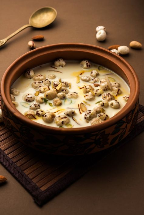 Makhana Kheer, Low Carb Milk, Health Benefits Of Almonds, Almond Benefits, Hemp Milk, Low Carb Drinks, Dairy Free Alternatives, High Carb, Milk Alternatives