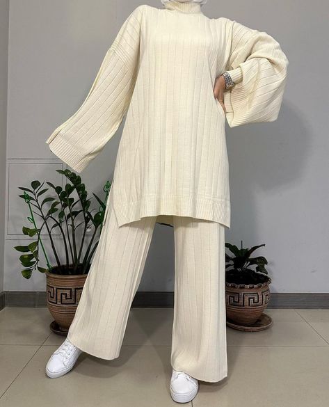 Abaya For Short Height, Hijabi Matching Set, Hijab Fashion Plus Size, Stylish Outfits Casual, Hijab Fashion Summer, Modest Casual Outfits, Womens Trendy Dresses, Muslim Outfits Casual, Fashion Top Outfits