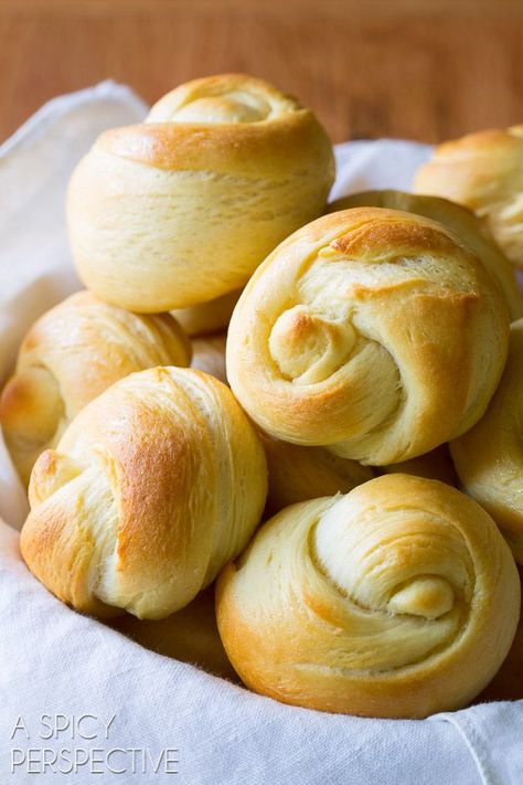 The Best Yeast Rolls Recipe Ever - Light, airy, and kissed with honey! An easy yeast roll recipe you'll make again and again. For holidays sides and sliders The Best Yeast Rolls, Honey Yeast Rolls, Best Yeast Rolls, Heart Bread, Easy Yeast Rolls, Yeast Rolls Recipe, Easter Foods, Bread Ideas, Easter Dishes