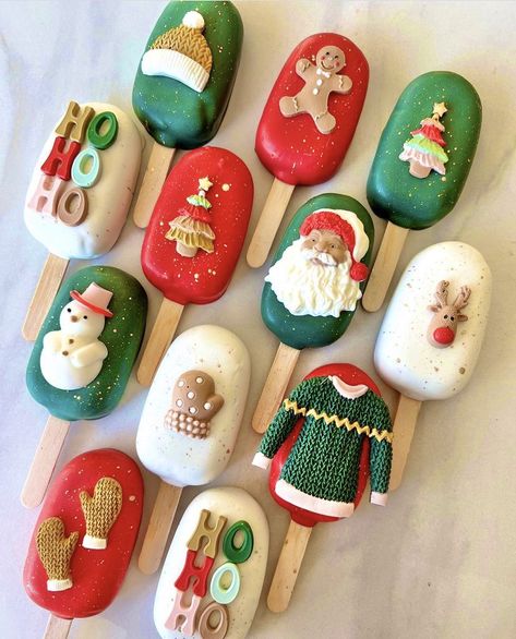 Thanksgiving Cakesicles Ideas, Lolly Cake, Thanksgiving Appetizers Easy, Healthy Thanksgiving Recipes, Cake Pop Decorating, Xmas Treats, Christmas Cake Pops, Christmas Dessert Recipes, Edible Creations