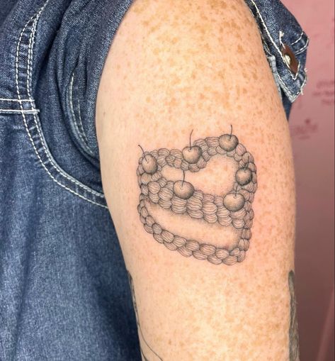 Cute Cake Tattoo, Heart Cake Tattoo, Vintage Cake Tattoo, Cake Tattoo Ideas, Cake Tattoo, Cool Finger Tattoos, House Tattoo, Medieval Tattoo, Grunge Tattoo