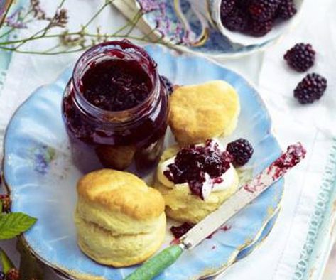 Plump, sweet blackberries are a gorgeous match with understated pear in this luscious jam. Sweet Potato Scones Recipe, Easy Jam, Pear Jam, Berry Picking, Berry Jam, Fall Beauty, Scone Recipe, Thermomix Recipes, Bellini