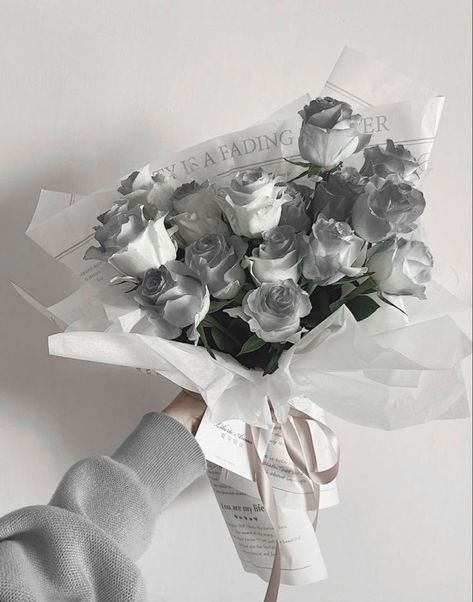 Black Rose Bouquet, Luxury Flower Bouquets, Fancy Flowers, Boquette Flowers, Flowers Bouquet Gift, Nothing But Flowers, Grey Flowers, Flower Therapy, Beautiful Bouquet Of Flowers