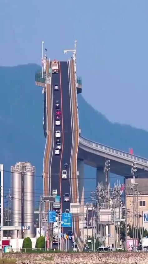 Overpass Bridge, Mountain Bridge, Scary Bridges, Work Portrait, Happy Sunday Quotes, Amazing Places On Earth, Colorado Vacation, Wow Video, Adventure Explore