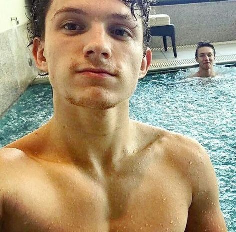 Haz Osterfield, Tom Holland Abs, Harrison Osterfield, Tom Holland Imagines, Tom Parker, Tom Holland Peter Parker, Tom Holland Spiderman, Tommy Boy, Love Fitness