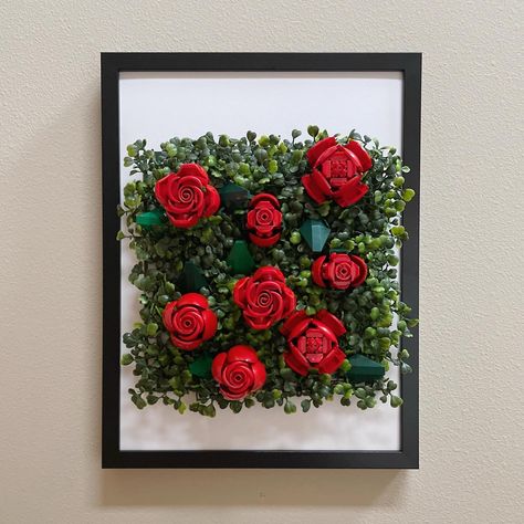 🅻🅸🅽🅳🅰 (@bricks_maman) • Instagram photos and videos Lego Wall Art, Lego Frame, Lego Flowers, Botanical Display, Lego Decorations, Lego Wall, Instagram Roses, Lego Display, Lego Diy