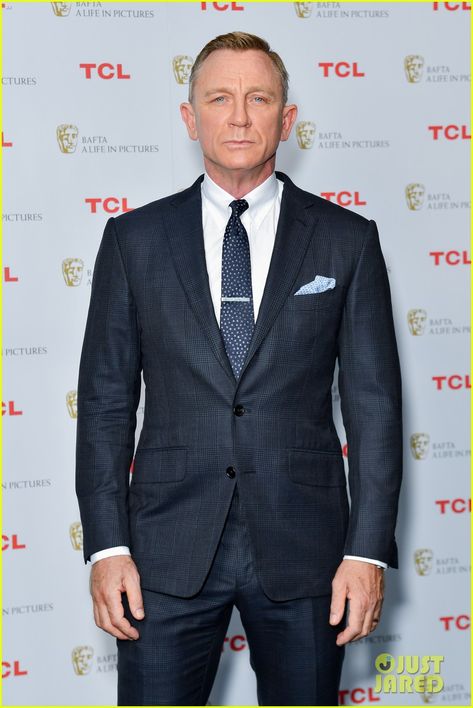 Daniel Craig Reveals How He'll Feel When The Next Bond Is Announced Tom Ford James Bond, Daniel Craig Suit, Daniel Craig Bond, Daniel Craig Style, James Bond Suit, Craig Bond, Bond Suits, Daniel Craig 007, Daniel Graig