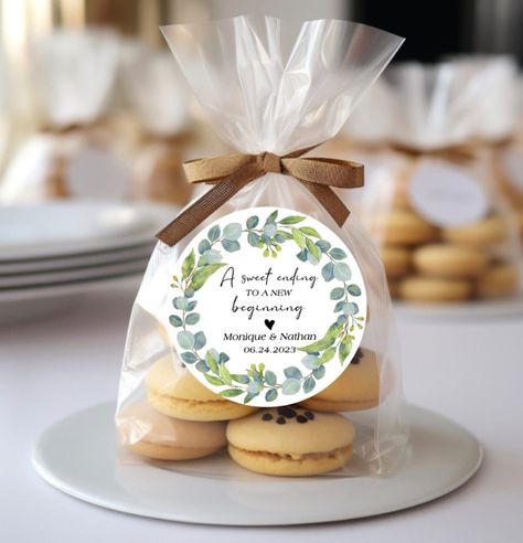 Sweet wedding favor stickers: a perfect way to say thank you to your guests! #weddingfavors #weddingstickers . #Thank_You_Cookies_Wedding #Wedding_Dessert_Favors #Cookie_Table_Wedding #Personalized_Wedding_Stickers Cookie Wedding Favors Packaging, Wedding Dessert Favors, Cookie Table Wedding, Sweet Wedding Favors, Wedding Favors Packaging, Personalized Wedding Stickers, Flowers Theme, Cookie Wedding Favors, Wedding Favor Labels