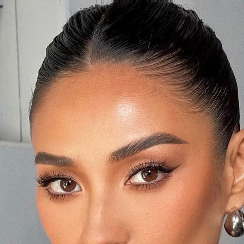 Ivan Núñez on Instagram: "Ladies and gentlemen, HER! @ShayMitchell 🔥 Makeup @shablamgela Hair @AlyxLiu Styling @monicarosestyle" Shay Mitchell Makeup, Shay Mitchell Hair, Wedding Hairstyles And Makeup, Instagram Ladies, Lash Salon, Make Up Inspo, Shay Mitchell, Ladies And Gentlemen, Only Girl