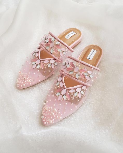 Get your girly look with Tiara in pink. 💕 — For more info regarding price list & how to order Wedding Mules, Shoe Custom, Feminine Girl, Girls Clogs, Fancy Flats, Pretty Embroidery, Flats For Women, Clogs And Mules, Shoes World