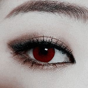 Red Eye Astethic, Red Eye Aesthetic, Red Eyes Aesthetic, Dark Red Eyes, Crimson Eyes, Vampire Eyes, Red Eye, Aesthetic Eyes, Pretty Eyes