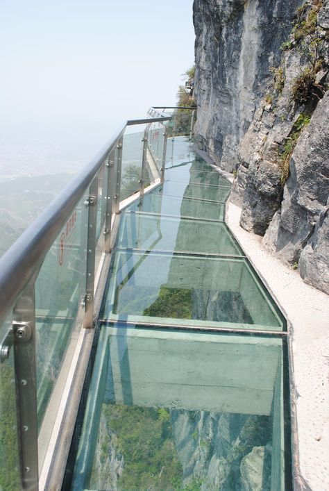 Zhangjiajie China, Tianmen Mountain, Glass Bridge, Zhangjiajie, Dangerous Roads, Amazing Places On Earth, Forest Park, Island Resort, Beautiful Places In The World