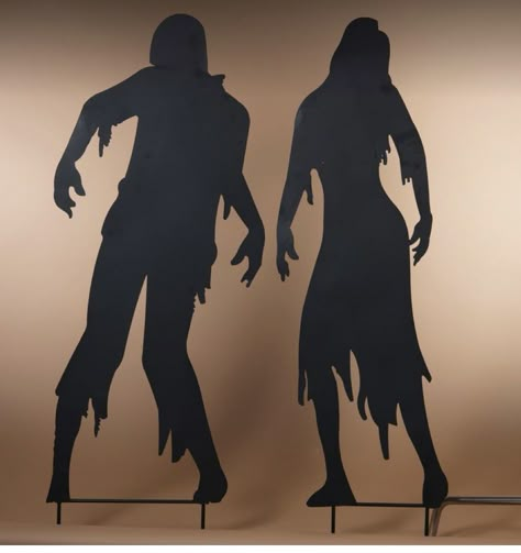 Zombie Silhouette, Shadow Casting, Halloween Yard Art, Scary Decorations, Halloween Silhouettes, Halloween Yard Decorations, Halloween Yard, Zombie Halloween, Gerson