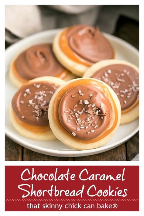 Chocolate Caramel Shortbread Cookies - All the flavors of a Twix bar in one delectable cookie! #cookies #Twixcookies #Twix #caramel #chocolate #shortbread #holidaycookies #cookieexchange #thatskinnychickcanbake Twix Cupcakes, Chocolate Caramel Cookies, Cookie Cups Recipe, Caramel Shortbread, Caramel Treats, Twix Bar, Twix Cookies, Cookie Recipes Homemade, Cookie Swap