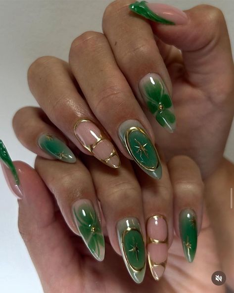 Nail Designs Vines, Aesthetic St Patricks Day Nails, Green Unique Nails, Short Almond Nails March, March Nail Art Ideas, Dark Green Birthday Nails, Green Nails Saint Patricks, March Bday Nails, At Paddy’s Day Nails