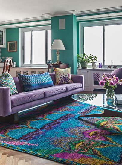 20 New York Designers Share Their Favorite Apartments+#refinery29 Eclectic Mantel Decorating Ideas, Southwestern Bedroom, Interior Makeover, Nyc Design, Colourful Living Room, Deco Retro, Beautiful Sofas, Interior Modern, Salon Decor