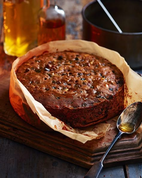 Mincemeat Cake Recipe, Orange Christmas Cake, Mincemeat Cake, Best Christmas Cake Recipe, Easy Christmas Cake Recipe, Rum Butter, Christmas Cake Recipe, Christmas Cakes Easy, Spiced Fruit