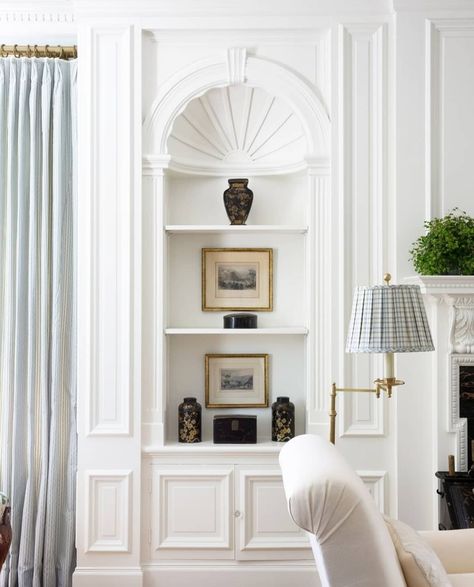 ALCOVE Love a good alcove! The traditional architecture on this one is divine and adds so much personality and grandeur to the space! What are your thoughts? We can certainly picture some of our gorgeous pieces inside this beautiful home via @markdsikes_interiors Visit our website via the link in our bio or pop into our Alexandria showroom which is open 7 days with on-site parking Via @markdsikes_interiors . . #alcove #niche #nook #fireplace #Traditional #traditionalhome Mark D Sikes, Southern House, Wall Niche, Bas Relief, Architectural Details, Classic Interior, White Paint, New Classic, My New Room