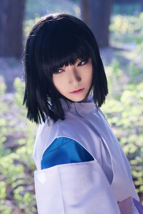 Haku Spirited Away, Studio Ghibli Manga Costume, Chihiro Cosplay, Chihiro Y Haku, Studio Ghibli Characters, Anime Halloween, Epic Cosplay, Uchiha Sasuke, Naruto Cosplay, Studio Ghibli Movies