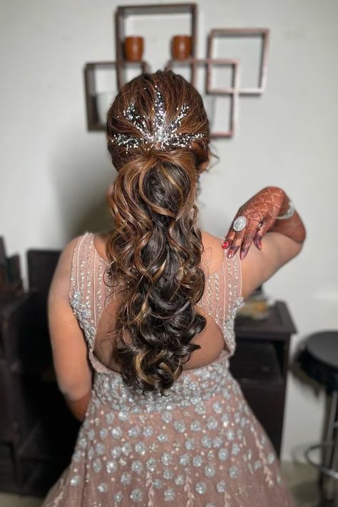 Introducing Bridal Hairstyles for Engagement. #weddingbazaar#indianwedding #bridalhairstyle #engagementhairstyle #engagementhairstylefrontlook #engagementhairstyleindian #engagementhairstyleforsaree #engagementhairstyleforlehenga #engagementhairstylewithgown #engagementhairstyleindianbrideinsaree #engagementhairstyleforoundface #engagementhairstylefrontlook #engagementhairstyleopenhair #engagementhairstyleindianbridesiwithgown #engagementhairstyle Hairstyles For Sangeet Night, Sangeet Bridal Hairstyles, Hairstyles On Indian Wear, Ponytail Hairstyles Bride, Indian Engagement Hairstyles, Pony Hairstyles Wedding Indian, Engagement Hairstyles With Gown, Sangeet Hairstyles For Bride, Bridal Hairstyles For Engagement