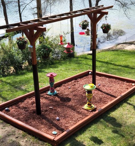 Landscape Around Bird Feeders, Bird Sanctuary Ideas Backyards Diy, Multiple Bird Feeder Station, Diy Bird Feeding Station, Bird Garden Ideas, Landscaping Farmhouse, Bird Feeder Station Ideas, Bird Feeder Station, Backyard Birds Watching