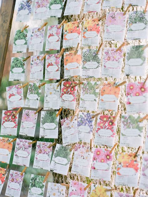 Wedding Favor And Table Number, Seeding Chart Wedding, Spring Wedding Favor Ideas, Please Be Seeded Wedding Seating Chart, Summer Seating Chart, Seed Packet Wedding Seating Chart, Wedding Favors Flowers, Garden Seating Chart Wedding, Wedding Favors Flower Seeds