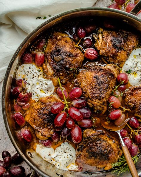 Red Wine Chicken, Weekly Menu Plan, Braised Chicken Thighs, Cozy Soup, Braised Chicken, Menu Plan, Food Sweet, Weekly Menu, Chicken Dishes Recipes