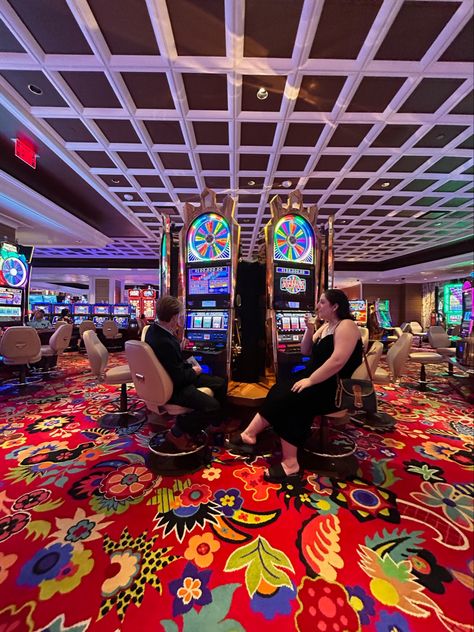 couples pose , casino night , fancy/formal date Casino Date Night, Cute Casino Pictures, Casino Night Aesthetic, Las Vegas Couple Aesthetic, Monte Carlo Casino Night, Dream Dates, Casino Night, Couple Posing, Travel Pictures