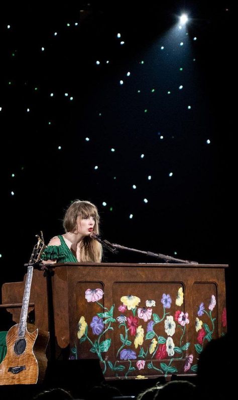 Taylor Swift Piano Flowers, Taylor Swift Eras Tour Piano, Eras Tour Piano Flowers, Surprise Song Piano, Piano Taylor Swift, Eras Tour Piano, Eras Jacket, Piano Ornament, Taylor Swift Piano