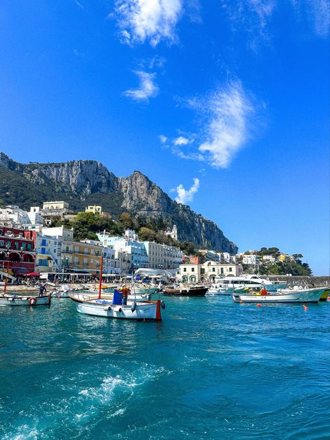 #montesolaro #capri #capriisland #capriitaly #visitcapri #amalficoast #amalficoastitaly #visitamalficoast #naples #napoli #italy #italia #italytravel #europetravel #wallpaper summer Naples Capri Italy, Naples Italy Beach, La Fontelina Capri, Napoli Italy Photography, Italy Capri, Capri Italia, Napoli Italy, Capri Island, Wallpaper Summer